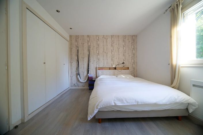Image No.6-5 Bed House for sale