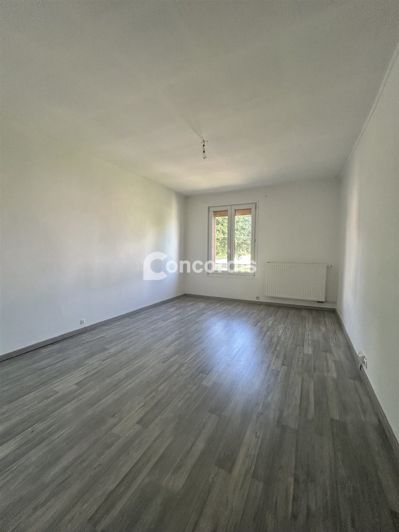 Image No.12-4 Bed House for sale