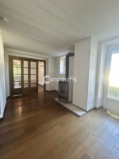 Image No.6-4 Bed House for sale