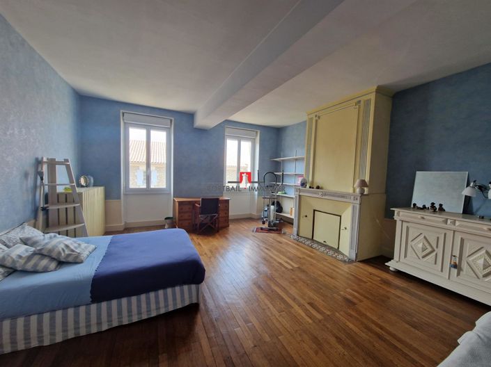 Image No.10-3 Bed House for sale