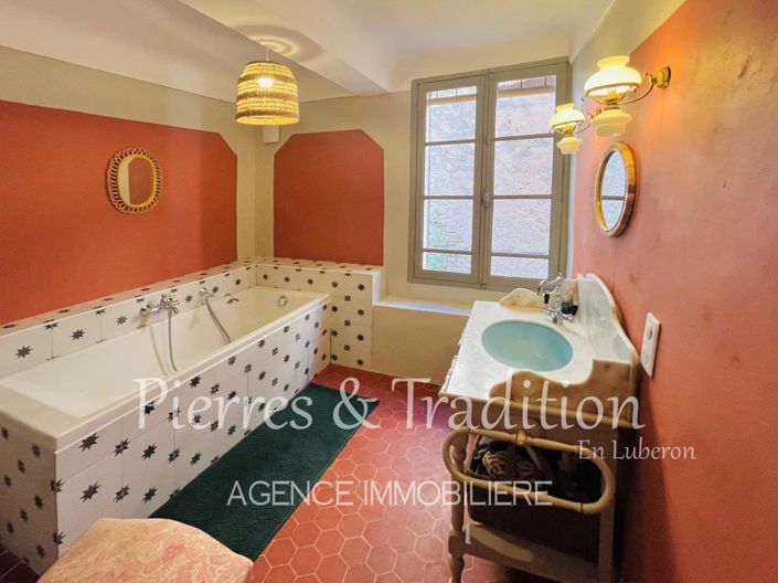 Image No.7-5 Bed House for sale