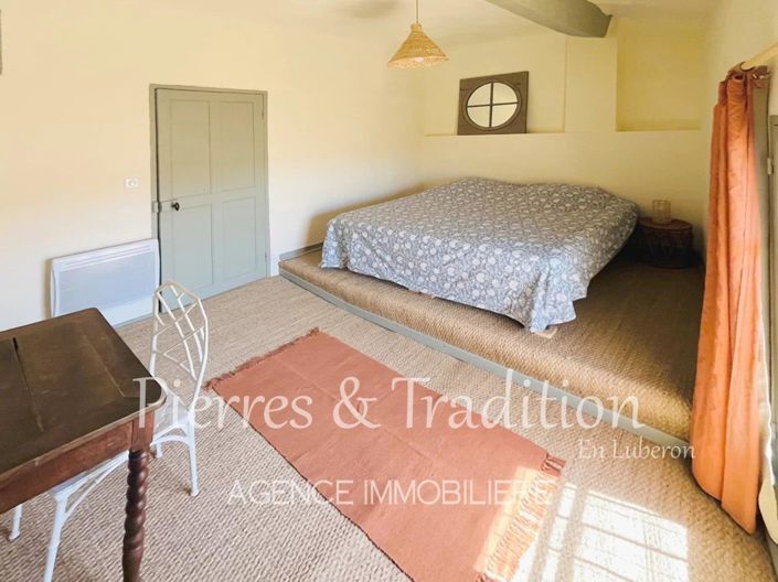 Image No.8-5 Bed House for sale