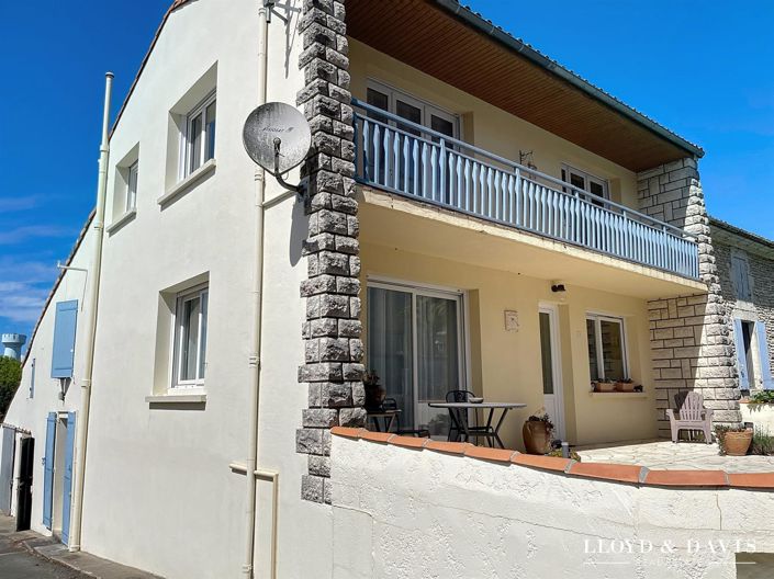 Image No.17-4 Bed House for sale