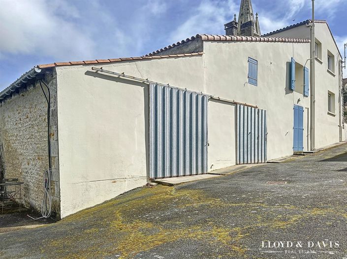 Image No.19-4 Bed House for sale