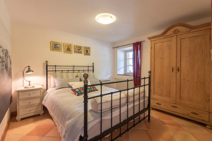 Image No.10-4 Bed House for sale