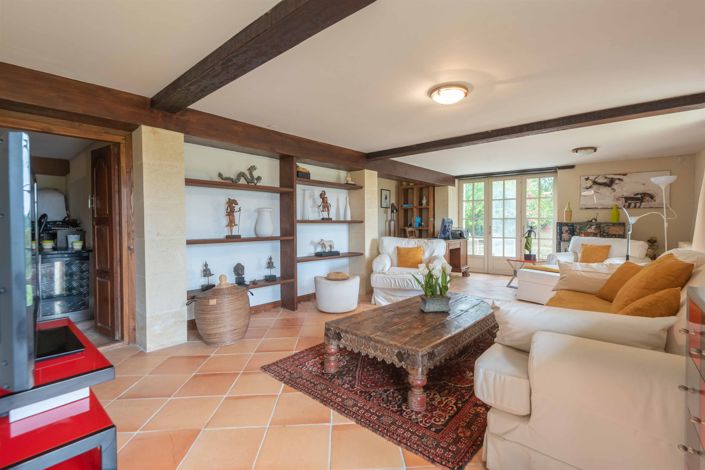 Image No.8-4 Bed House for sale