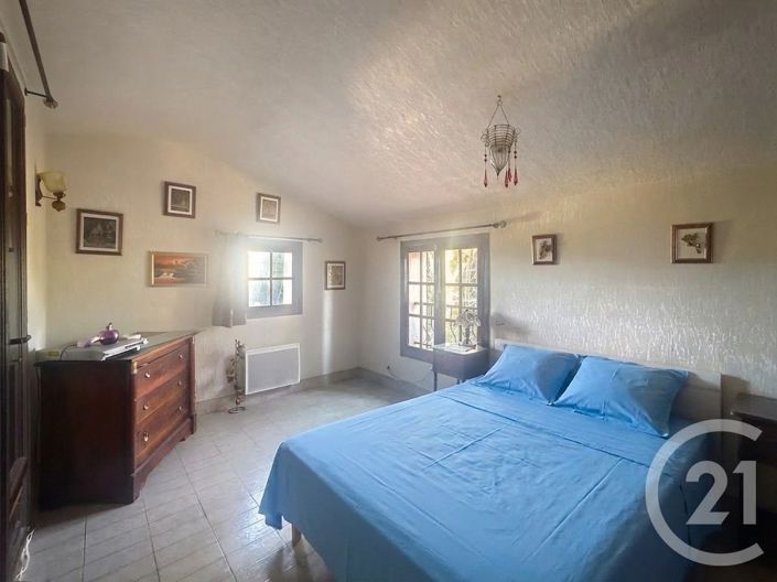 Image No.15-3 Bed House for sale