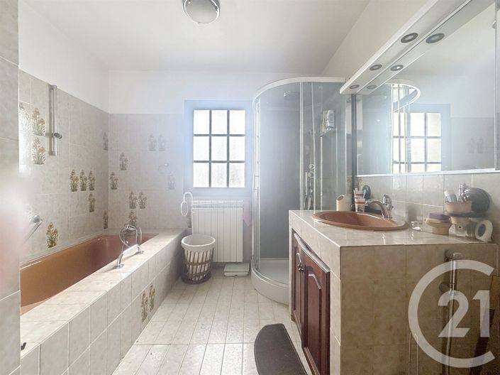 Image No.16-3 Bed House for sale