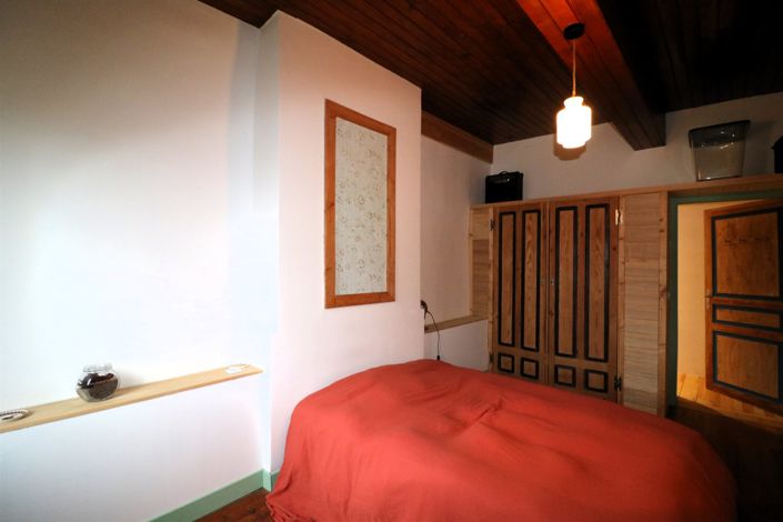 Image No.37-5 Bed House for sale