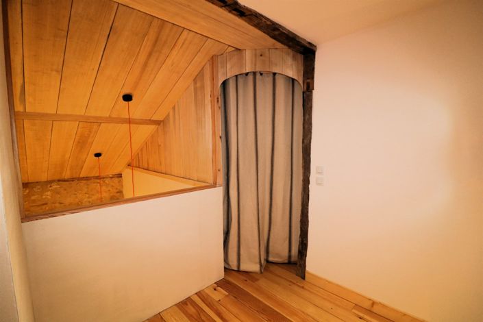 Image No.44-5 Bed House for sale
