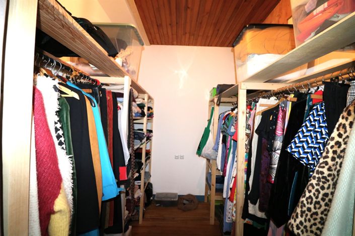 Image No.48-5 Bed House for sale