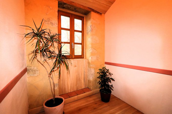Image No.8-5 Bed House for sale