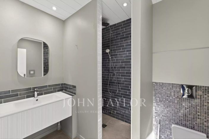 Image No.19-7 Bed House for sale