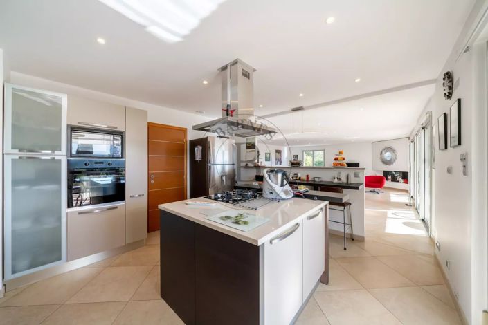 Image No.4-4 Bed House for sale