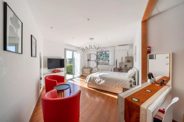 Image No.6-4 Bed House for sale