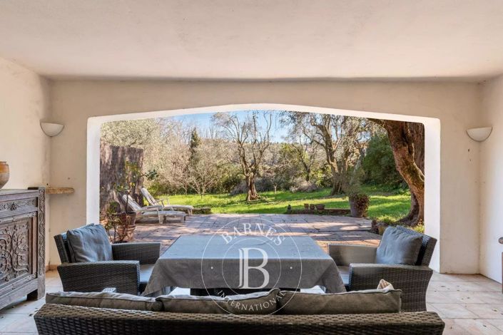 Image No.3-5 Bed House for sale