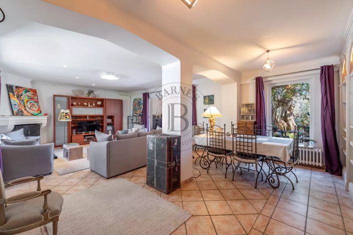 Image No.4-5 Bed House for sale