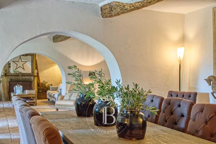Image No.3-6 Bed House for sale