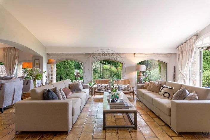 Image No.2-5 Bed House for sale
