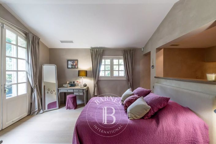 Image No.4-5 Bed House for sale