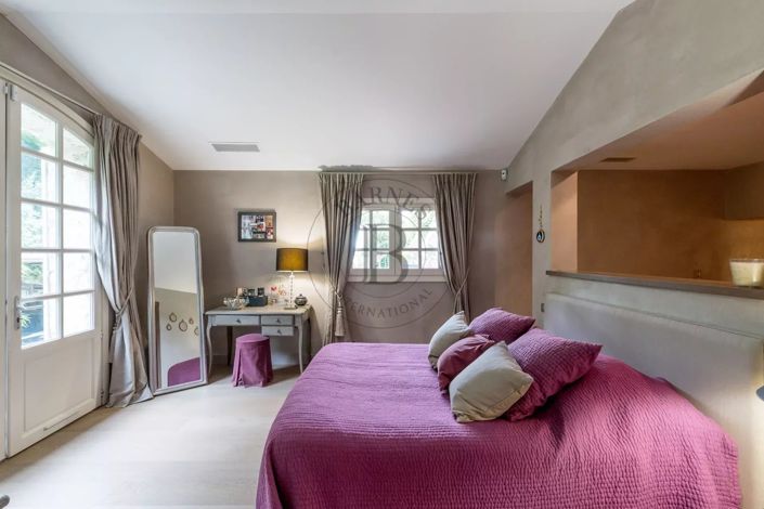 Image No.4-5 Bed House for sale