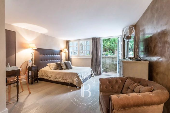 Image No.5-5 Bed House for sale