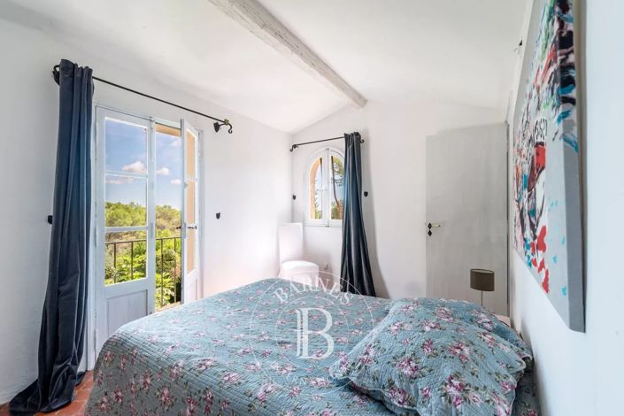 Image No.6-4 Bed House for sale