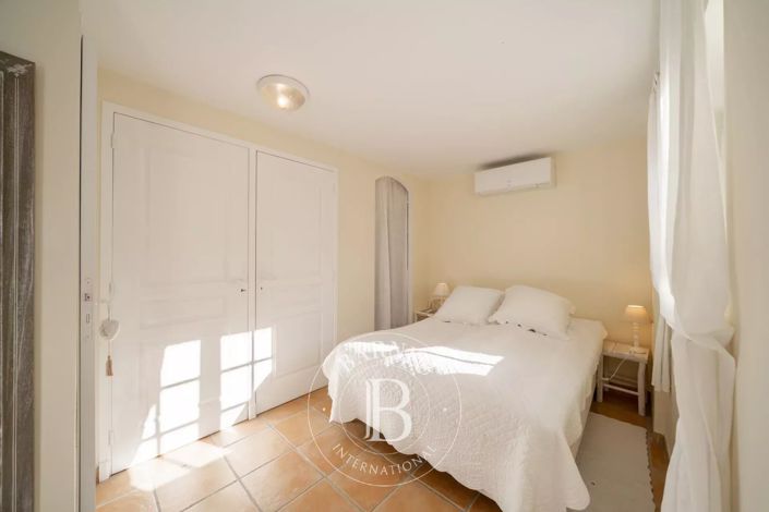Image No.4-4 Bed House for sale