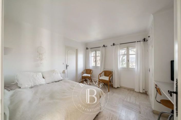 Image No.6-4 Bed House for sale