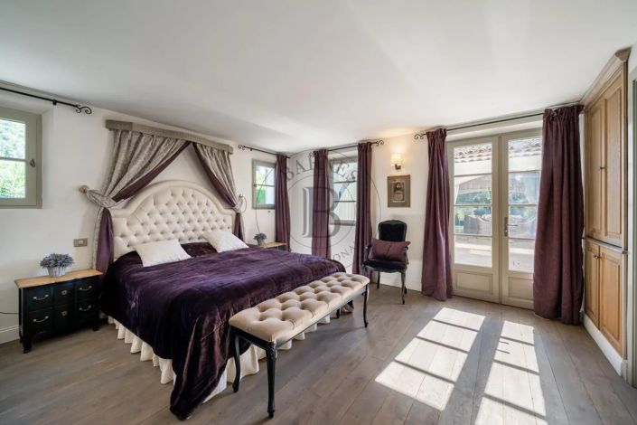 Image No.7-6 Bed House for sale
