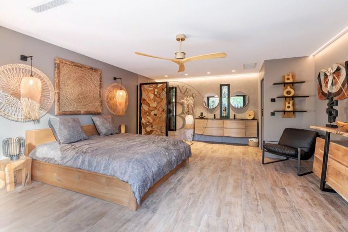 Image No.7-6 Bed House for sale