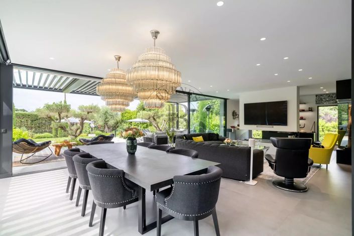 Image No.2-4 Bed House for sale