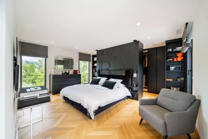 Image No.5-4 Bed House for sale