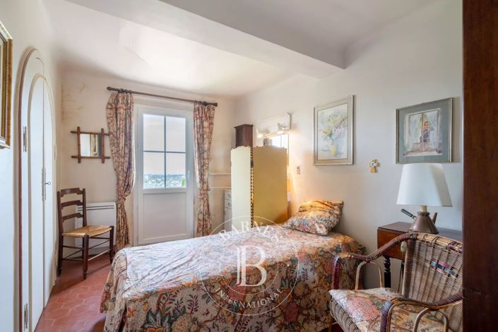 Image No.5-5 Bed House for sale