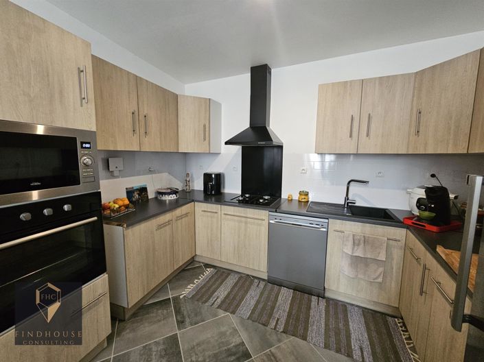 Image No.3-3 Bed House for sale