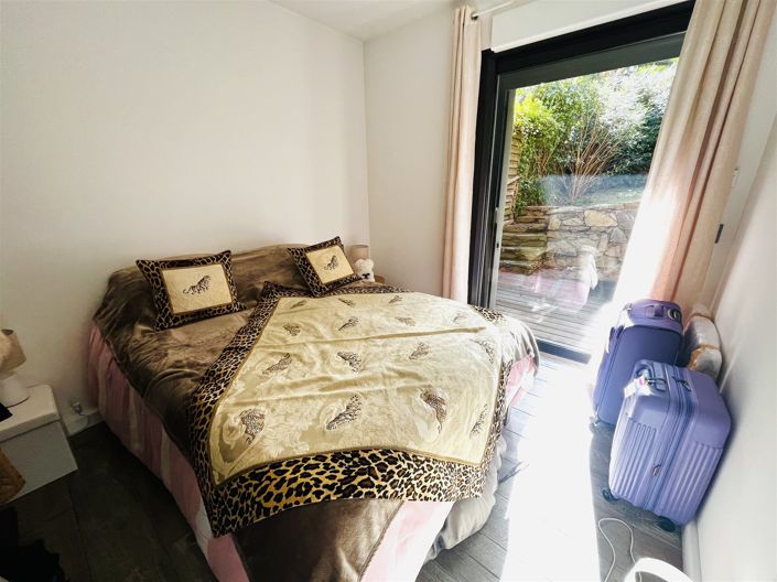 Image No.20-2 Bed Apartment for sale