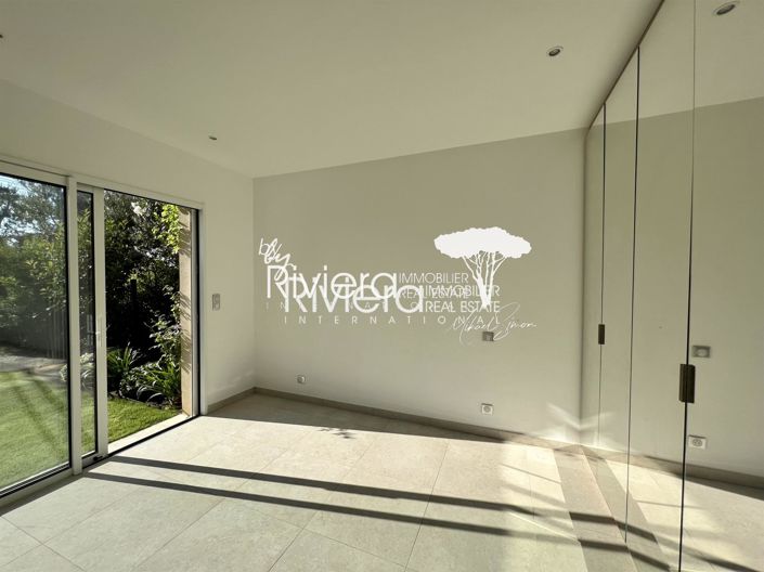 Image No.15-4 Bed House for sale
