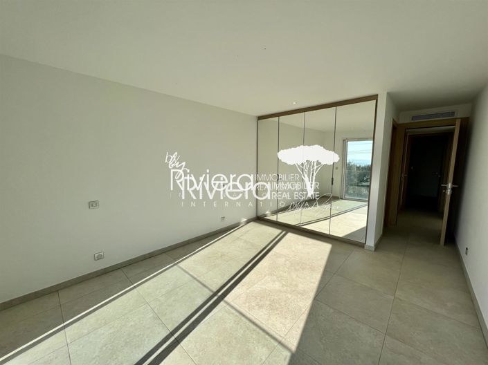 Image No.16-4 Bed House for sale