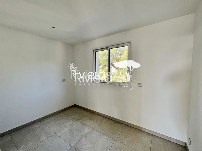 Image No.19-4 Bed House for sale