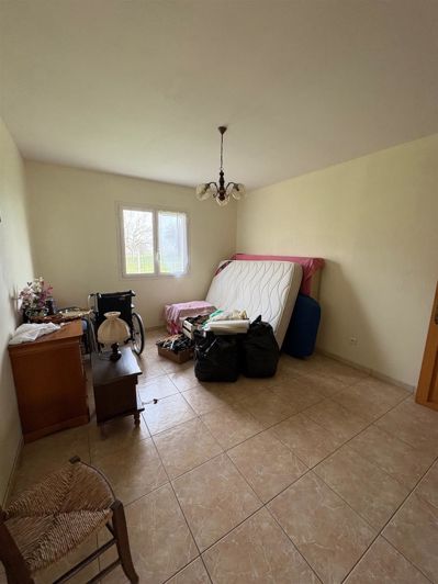 Image No.12-3 Bed House for sale