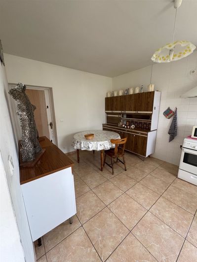 Image No.8-3 Bed House for sale