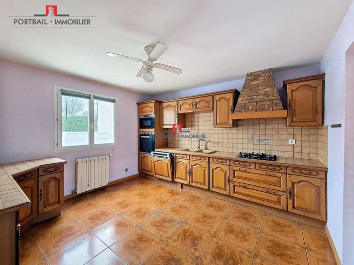 Image No.2-4 Bed House for sale