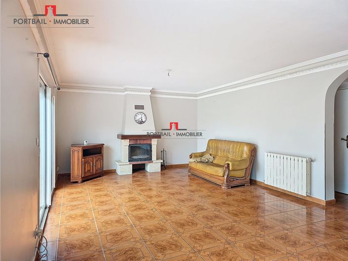 Image No.6-4 Bed House for sale