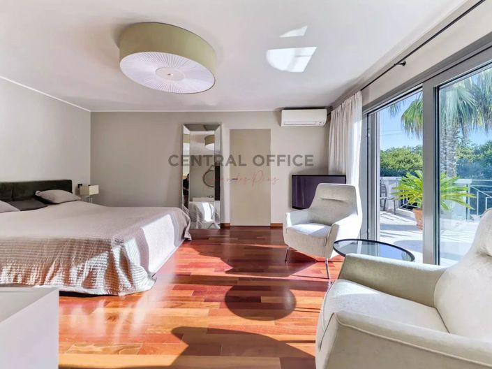 Image No.17-4 Bed House for sale