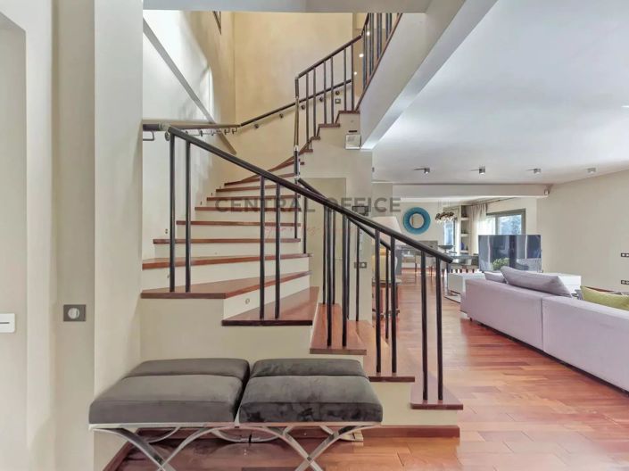 Image No.9-4 Bed House for sale