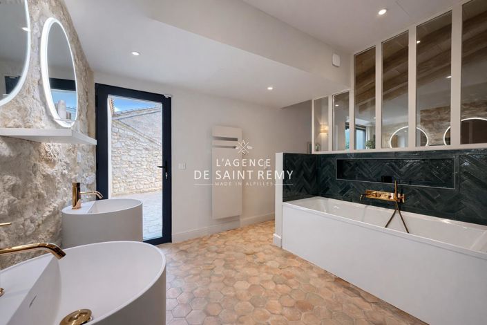 Image No.6-4 Bed House for sale