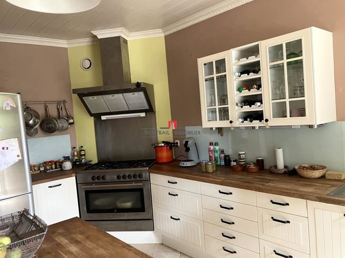Image No.11-3 Bed House for sale