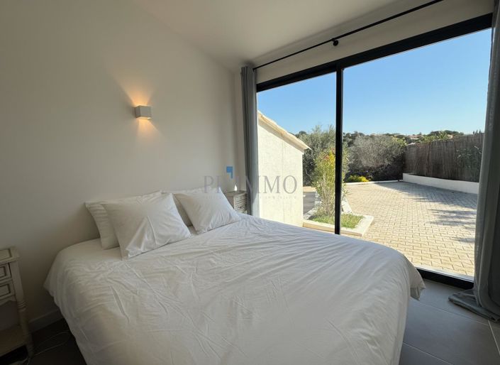 Image No.18-4 Bed House for sale