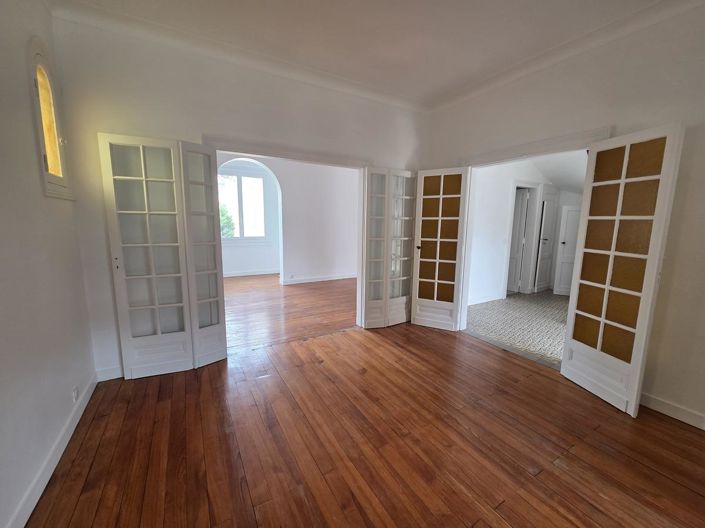 Image No.3-3 Bed House for sale