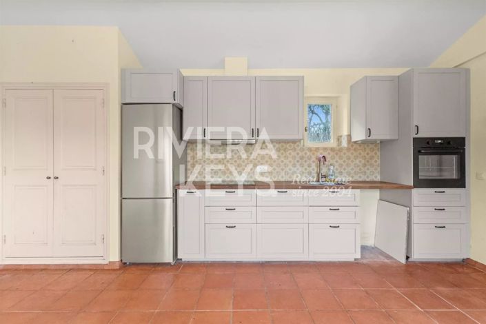 Image No.17-9 Bed House for sale